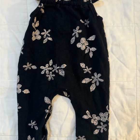 Cat & Jack Newborn Girls Rompers - Picture 5 of 6